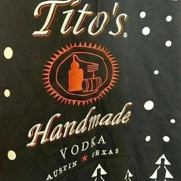 Tito's Sweater Hoodie Medium Vodka Club Holiday Drink Cheers Party Ugly Dog Uni - Picture 5 of 7
